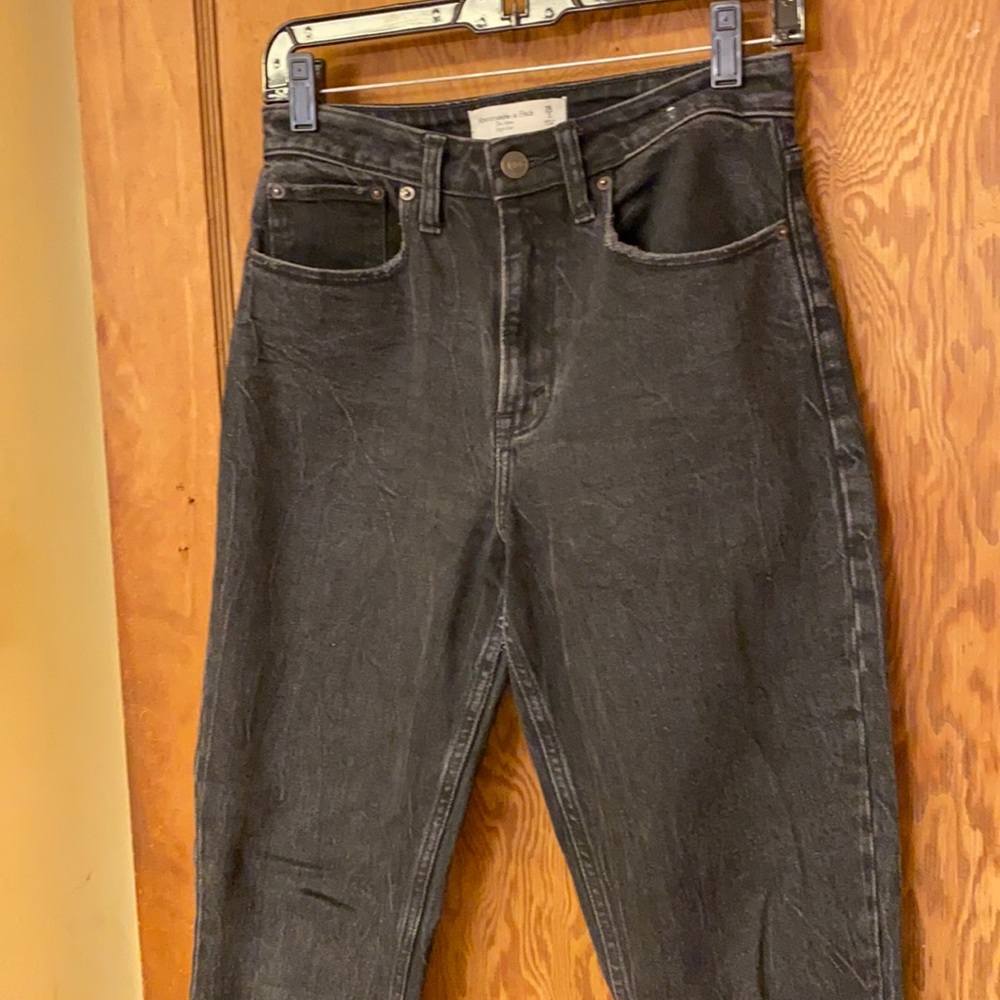 Abercrombie and Fitch : The Mom High Rise